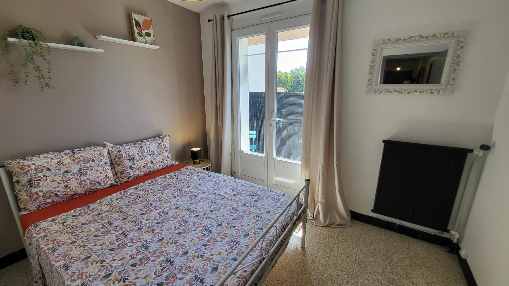 Les Tourterelles D'Avignon 2 Apartment Exterior foto
